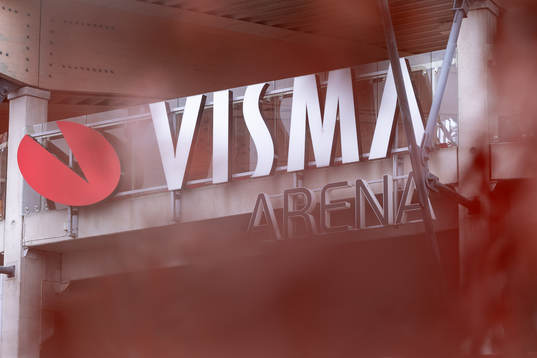 Exteriör vy av Visma arena före fotbollsmatchen i