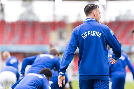 GIF Sundsvalls spelare värmer upp