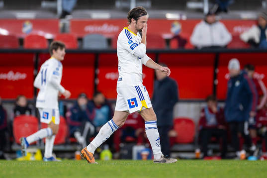 GIF Sundsvalls Linus Hallenius deppar