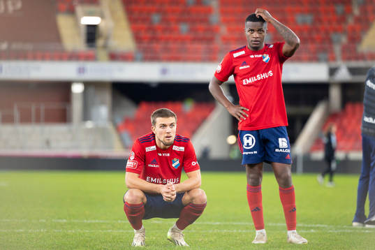 Östers Ivan Kricak och Manasse Kusu deppar