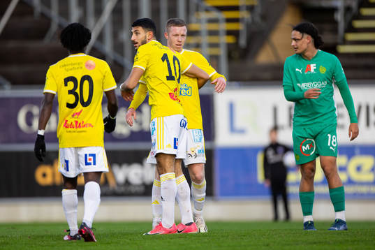 Falkenbergs spelare jublar