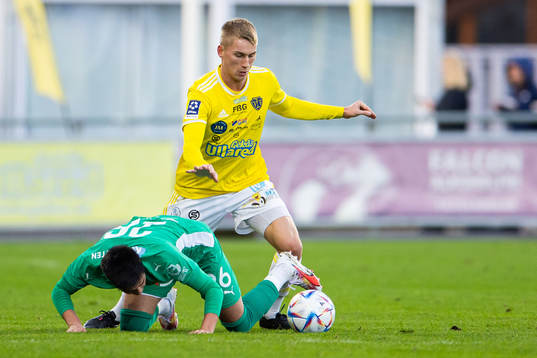 BK Olympics Victor Adriel Ayala och Falkenbergs Gabriel