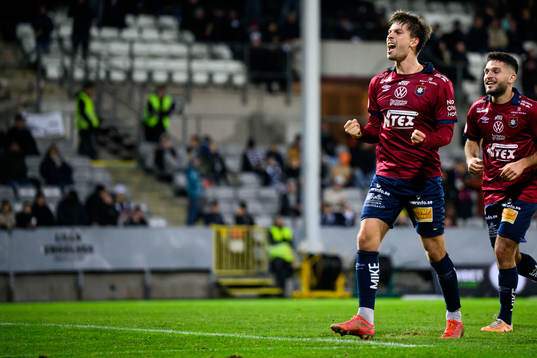 Örgrytes Daniel Paulson jublar