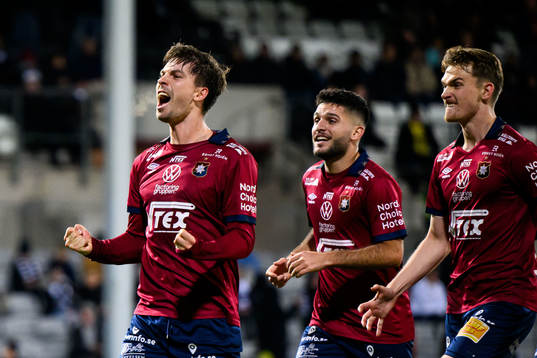 Örgrytes Daniel Paulson jublar