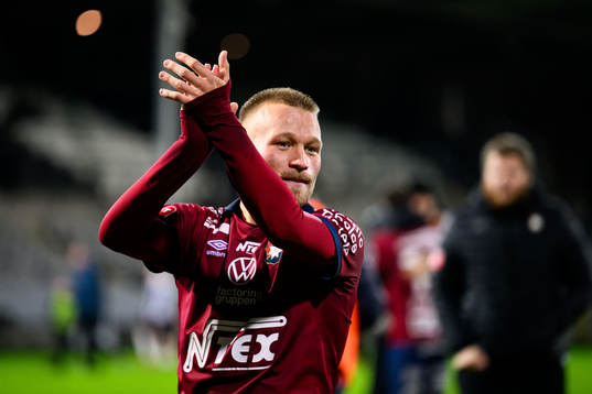 Örgrytes Nicklas Bärkroth jublar