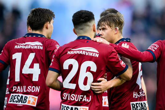 Örgrytes Kevin Holmén jublar