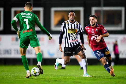 Landskronas målvakt Amr Kaddoura och Samuel Kotto