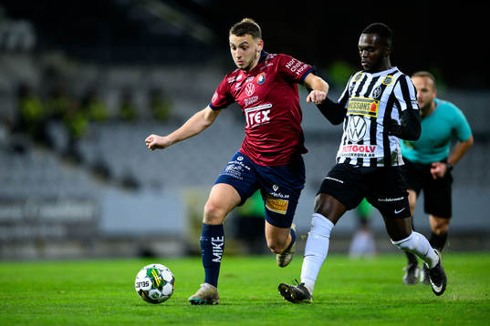 Örgrytes Erion Sadiku och Landskronas Kofi Asare