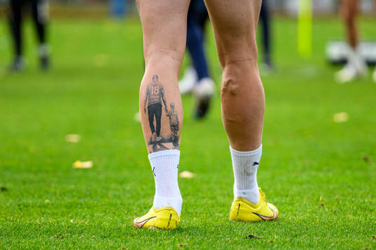 Tatuering på Pontus Janssons vad