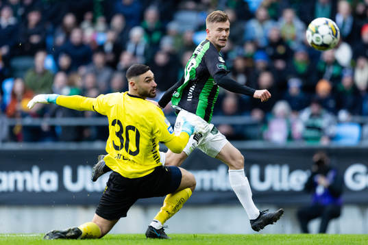 GAIS Alexander Ahl Holmström nickar bollen förbi