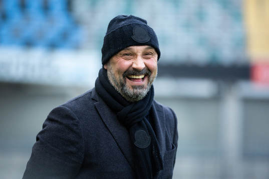 Utsiktens manager Bosko Orovic innan fotbollsmatchen i