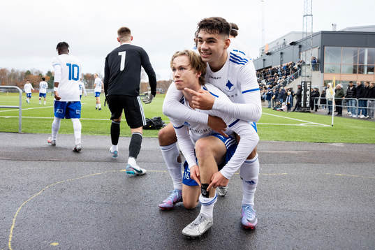 IFK Norrköpings Jesper Lindvall och Oliver Matic jublar