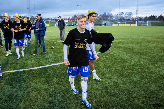 IFK Norrköpings Isak Ellbring  jublar