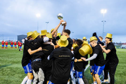 IFK Norrköpings spelare jublar