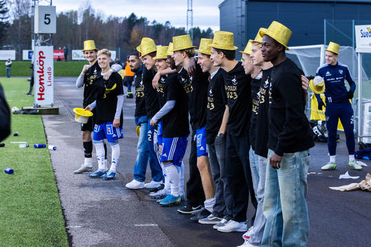 IFK Norrköpings spelare jublar