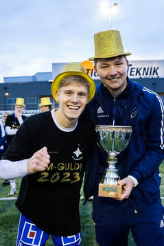 IFK Norrköpings Isak Ellbring och målvaktstränare Axel