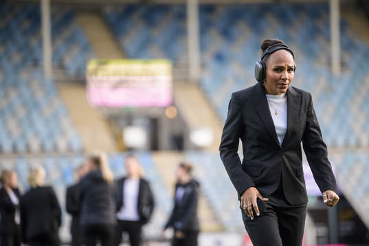 Hammarbys Madelen Janogy känner på planen
