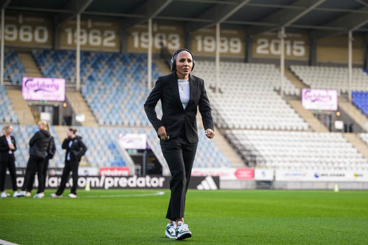 Hammarbys Madelen Janogy känner på planen