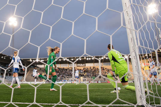 Hammarbys spelare jublar