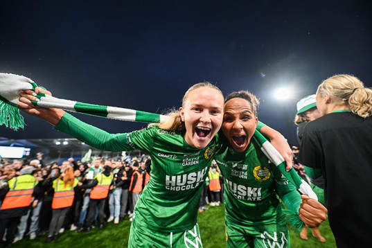 Hammarbys Matilda Vinberg och Madelen Janogy jublar