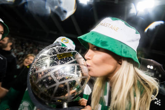 Hammarbys Alice Carlsson jublar