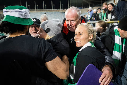 Hammarbys Ellen Gibson jublar