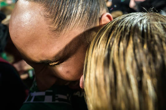 Hammarbys Madelen Janogy jublar  över SM-guldet