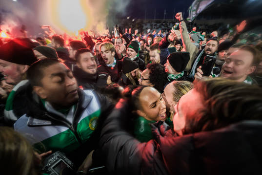 Hammarbys Madelen Janogy jublar över SM-guldet