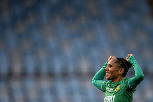 i231111 Hammarbys Madelen Janogy jublar