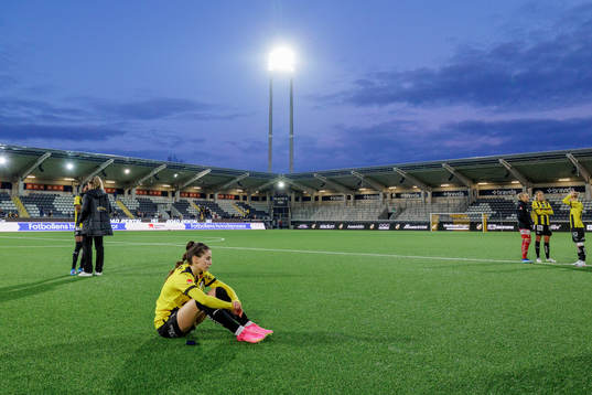Häckens Clarissa Larisey deppar