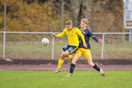 Torns IFs Emil Persson och Ängelholms Vincent Sundberg