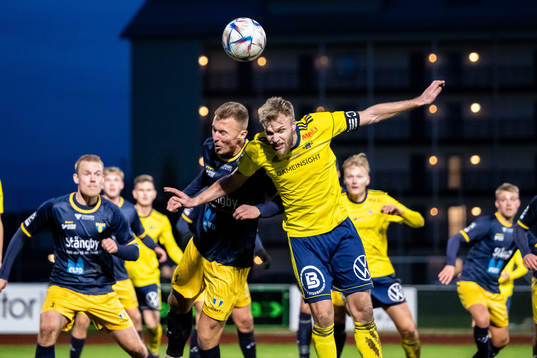 Torns IFs Linus Persson  och Ängelholms Robin Nilsson