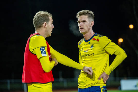 Ängelholms Johan Oremo och Niklas Svensson deppar