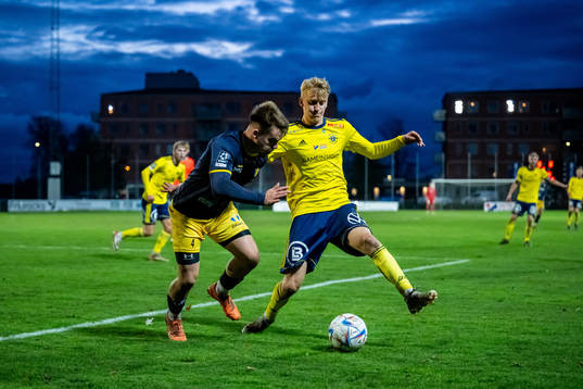 Torns IFs Kevin Robert  och Ängelholms Jens Magnusson