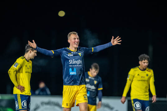Torns IFs Linus Persson jublar