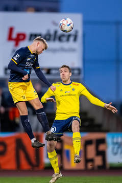 Torns IFs Jens Lynard och Ängelholms Johan Oremo