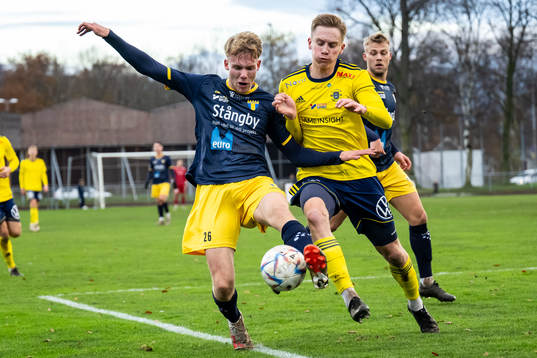 Torns IFs Emil Persson  och Ängelholms Karl Gunnarsson