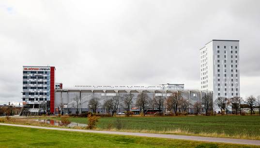 Bilbörsen Arena före fotbollsmatchen i Damallsvenskan