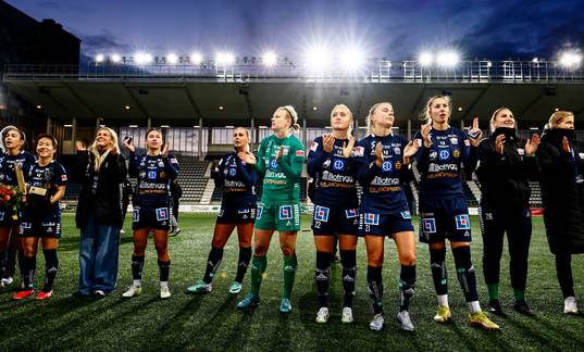 Linköpings spelare tackar publiken