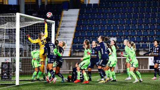 Räddning av Kristianstads målvakt Moa Olsson
