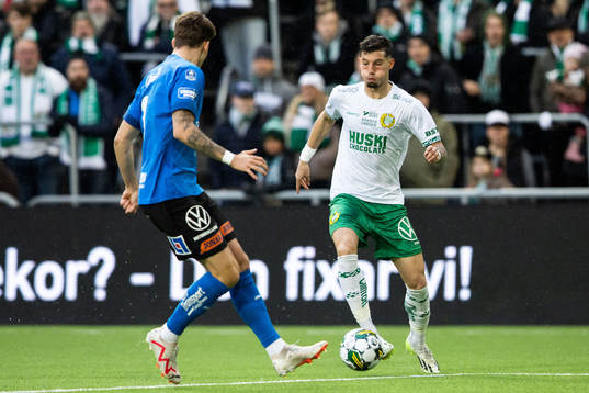 Halmstads Gabriel Wallentin och Hammarbys Viktor Djukanovic