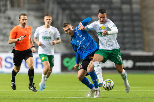 Halmstads Viktor Granath och Hammarbys Deniz Gul