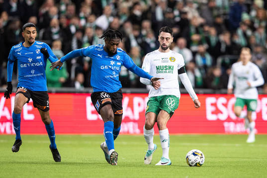 Halmstads Joseph Baffoe och Hammarbys Nahir Besara