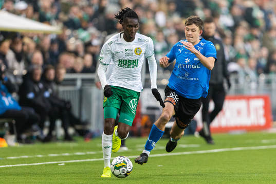 Hammarbys Bubacarr Trawally och Halmstads Kazper Karlsson