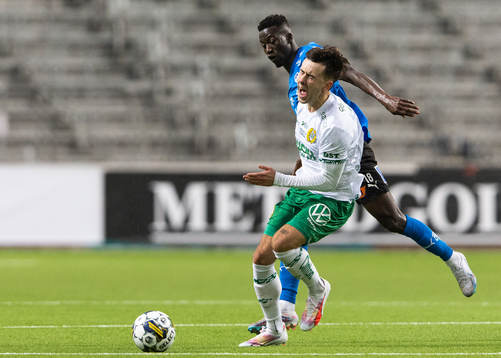 Hammarbys Marc Llinares Barragan och Halmstads Naeem