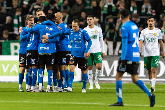 Halmstads spelare jublar