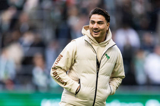 Hammarbys Jusef Erabi innan fotbollsmatchen i Allsvenskan
