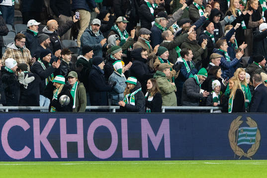 Hammarbys dam hyllas för sitt SM-guld i halvtid