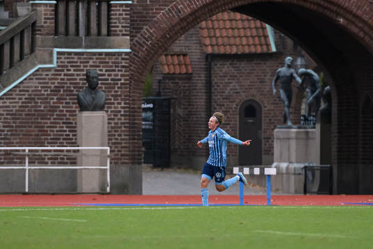Djurgårdens Noah Östberg jublar