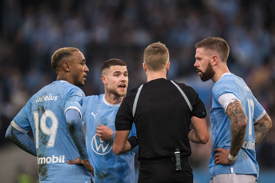 Malmö FFs Derek Cornelius, Gabriel Busanello och Pontus